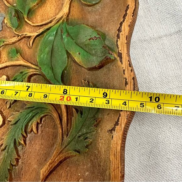 Vintage MCM scalloped wood look serving tray with raised painted floral pattern - Picture 15 of 16